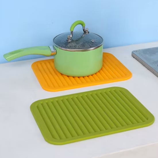 Esteira resistente ao calor do prato do logotipo feito sob encomenda da esteira contrária da esteira do trivet da borracha de silicone